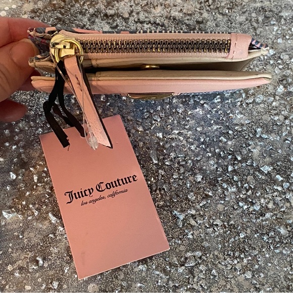 BNWT JUICY COUTURE wallet, pink, white and burgundy with gold-tone details - Picture 7 of 7